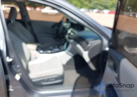 2013 Honda Accord Ex-L V-6 z USA, uszkodzony, nr VIN 1HGCR3F83DA044173